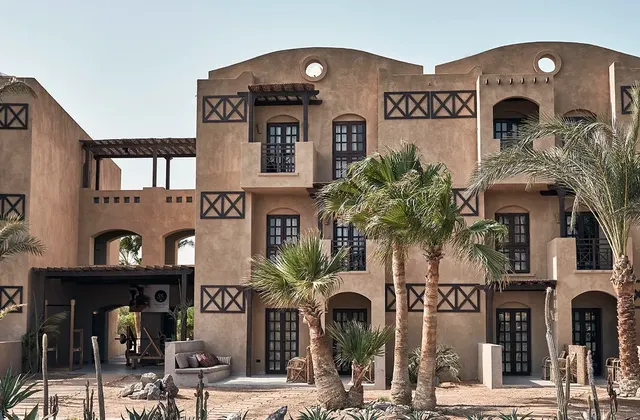 Cook's Club External View